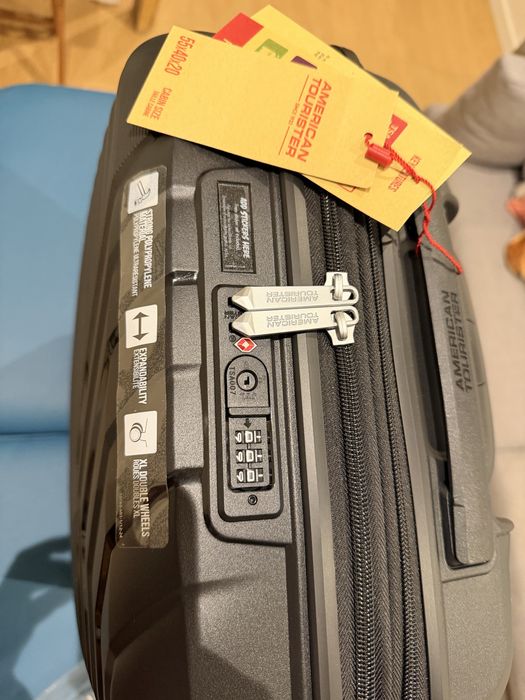 Mala de cabine nova - American Tourister, modelo Flytwist