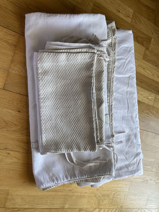 Roupas de berço com enchimento