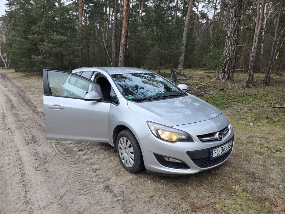 Opel Astra j kombi 1.6 CDTI SPORT TOURER