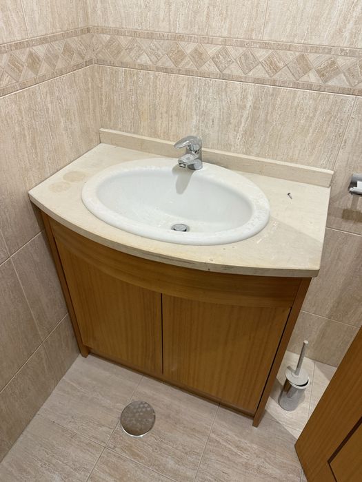 Movel de wc em bom estado