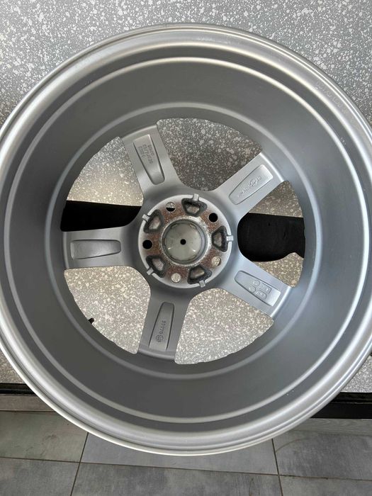 Диски BMW 5/120 R18 8,5J ET:45 Dia:74.1
