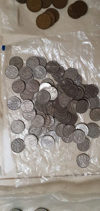 Coleção de Moedas e Notas Antigas – Lote Completo