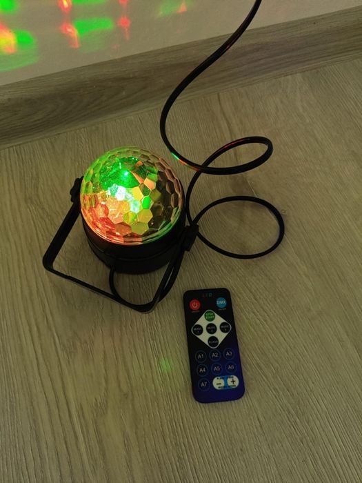 Kolorowa kula LED z pilotem