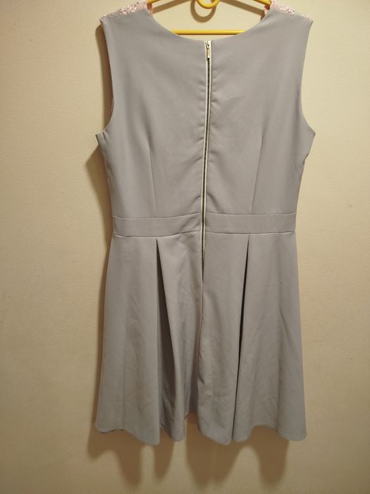 Elegancka sukienka rozmiar 44