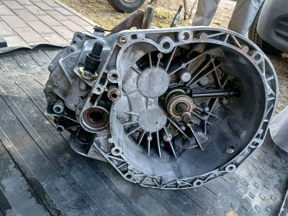 Skrzynia biegów Trafic Vivaro 1.9 dci 6-cio biegowa 6 biegów