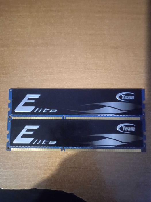 Продам оперативную память DDR3-1333 с охладом.