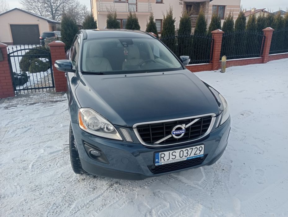 Volvo XC60 2.4 D5 AWD 2009 rok