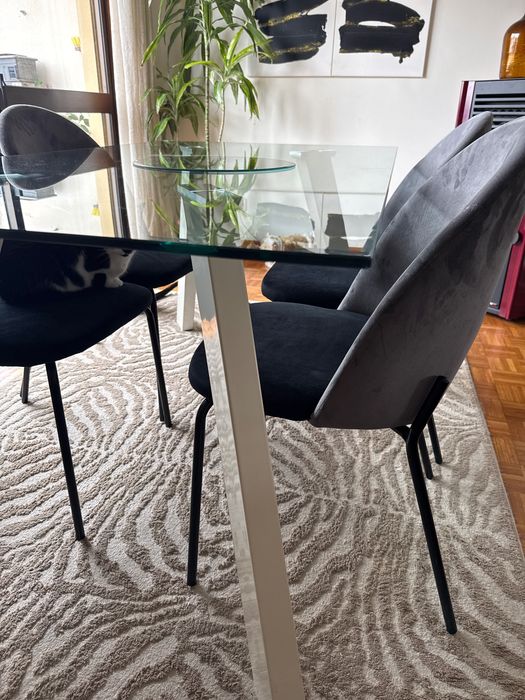 Mesa de jantar em vidro