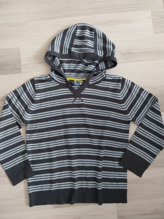 Cienki sweterek z kapturem roz 116 122