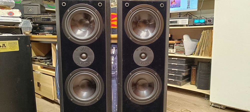 Акустика Pilot 950 RCL (20кг-одна): 8 800 грн. - Акустические