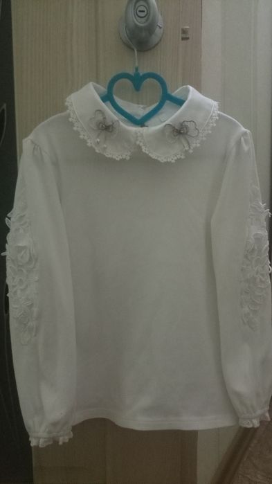 Продам блузу шкільну, утеплену