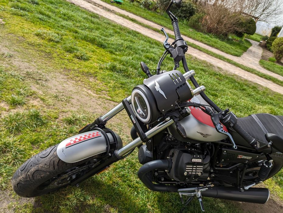 Moto guzzi v9 bobber