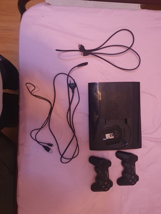 Troco meu ps3 super slim em ótimo estado por um ps4 com controles e cabos
