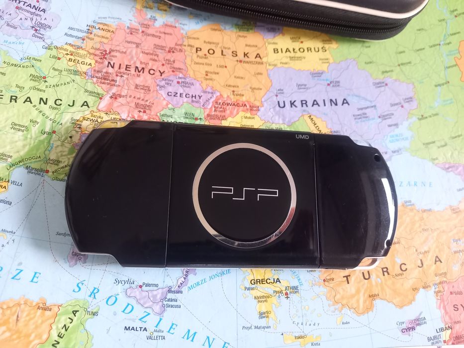 Konsola Sony psp 3004 (3000) slim 17 gier