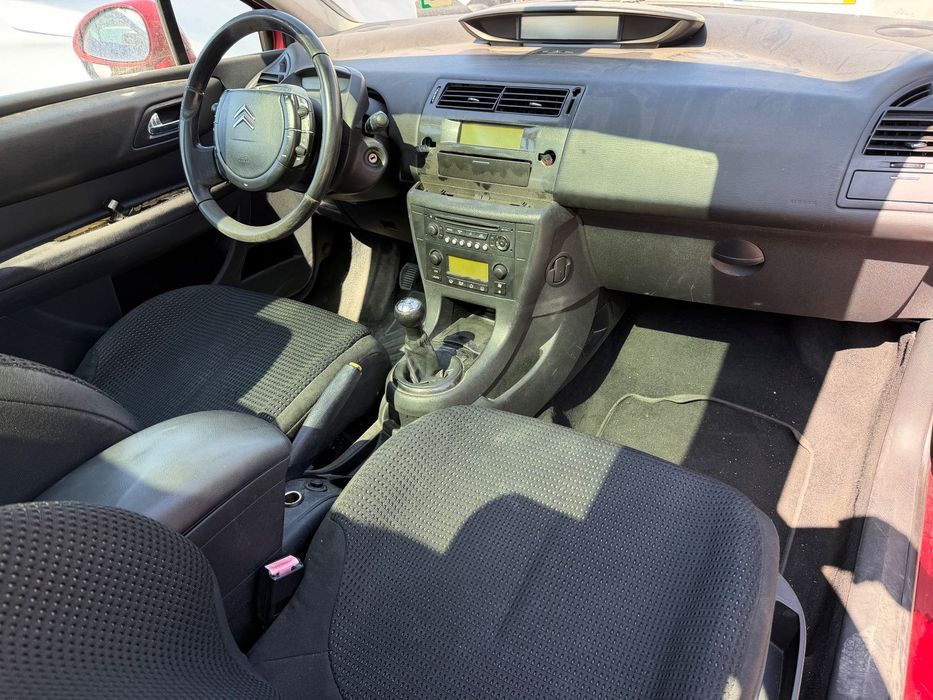 Citroen C4 de 3 portas de 2006 para peças
