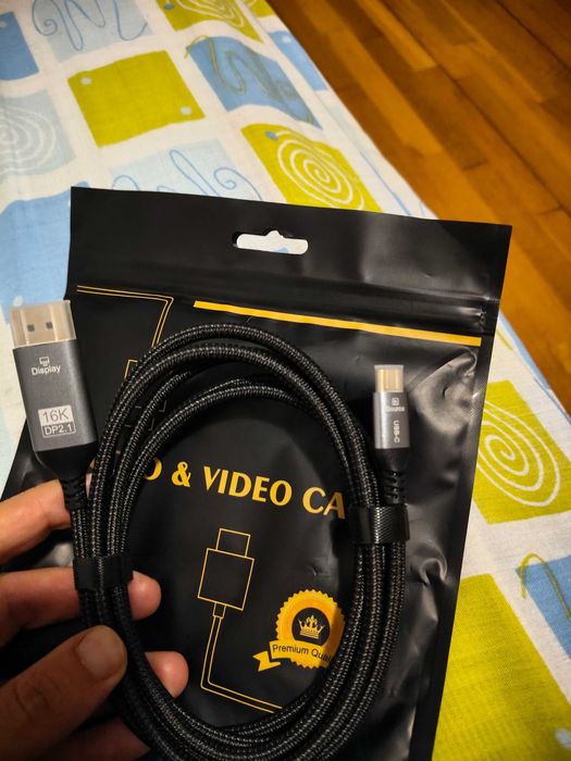 cabo de vídeo e áudio USB-C para DisplayPort 2.1 (16K) com revestimento entrançado em nylon preto