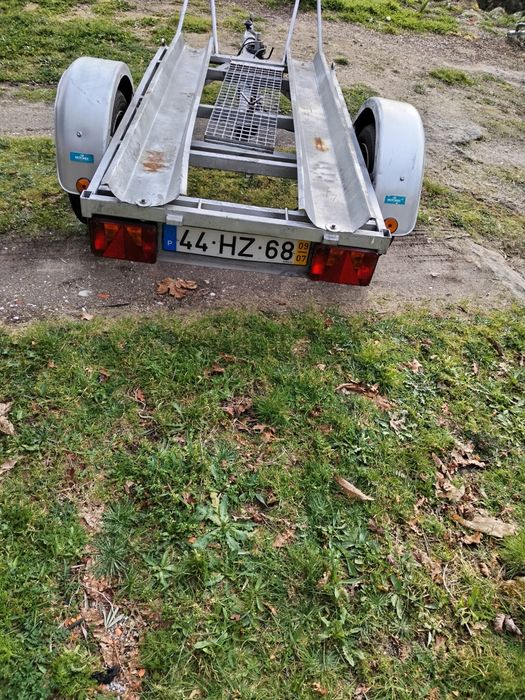 Reboque para 2 motas
