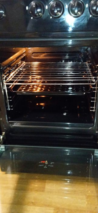 Газовая плита ГРЕТА 1470-00 в отличном состоянии. Продажа в городе!!