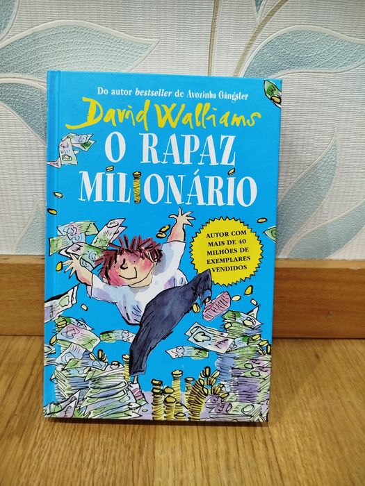 Livro: "O rapaz Milionário" de David walliams.