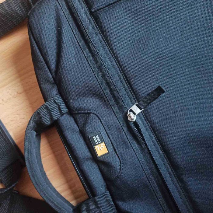 Сумка для ноутбука Case Logic VNAI-215 15.6" чорна