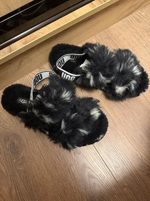 Сандалі , тапочки UGG