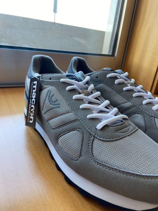 Sapatilhas/ Ténis Macron novas cinzentas