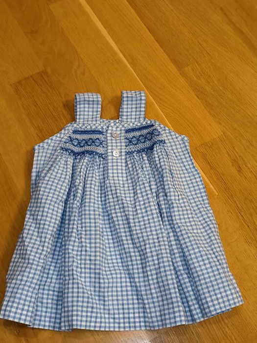 Дитяча маєчка з вишивкою голубою