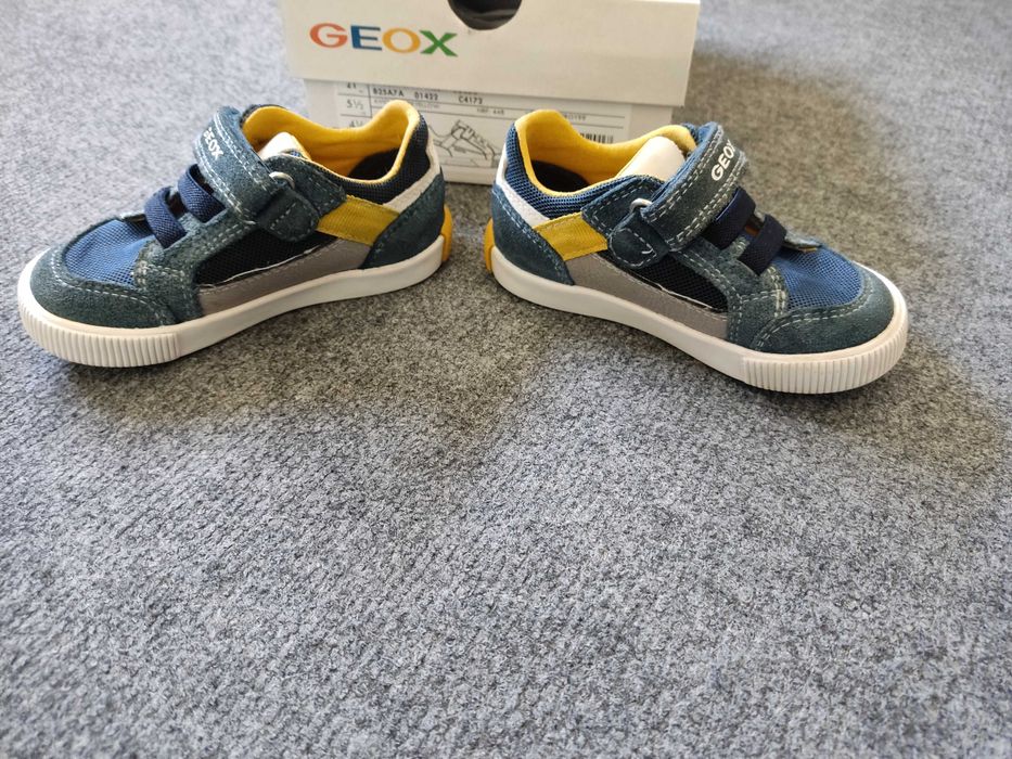 Sapatilhas Geox tamanho 21