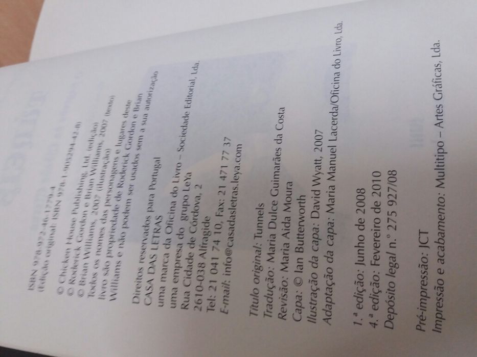 Livro: Túneis - O Segredo da Cidade Eterna