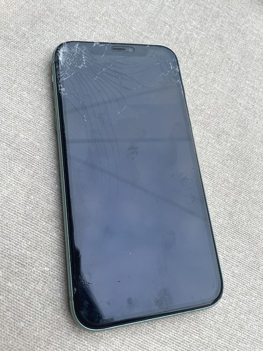 Iphone 11 на запчасти