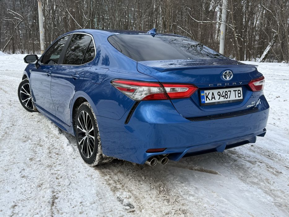 Аренда  Camry 70 Hybrid 2021 SE