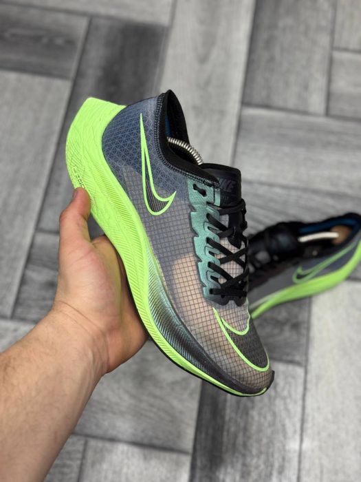 Nike Air Zoom Vaporfly スパイクシューズ nike zoom vaporfly - купити чоловіче взуття - Ціна на OLX.ua