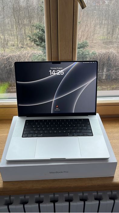 Macbook pro 16 m4 pro 24/512