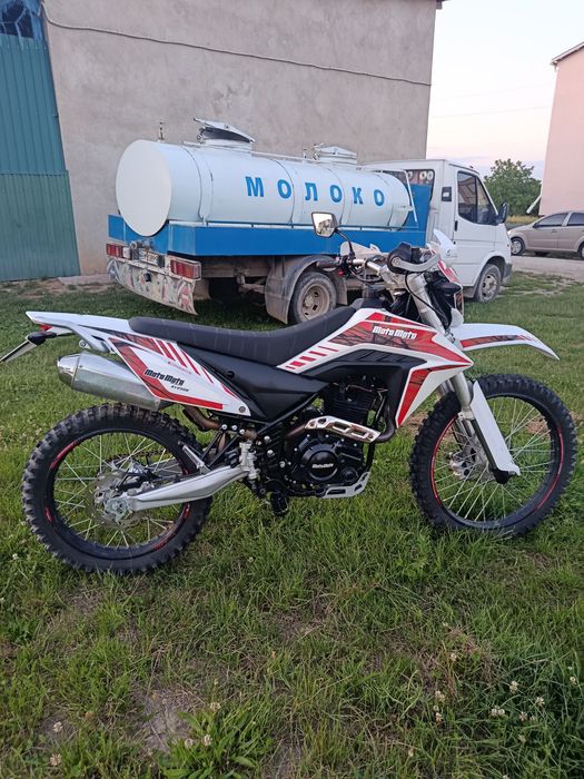 Продам мотоцикл 250 кубів