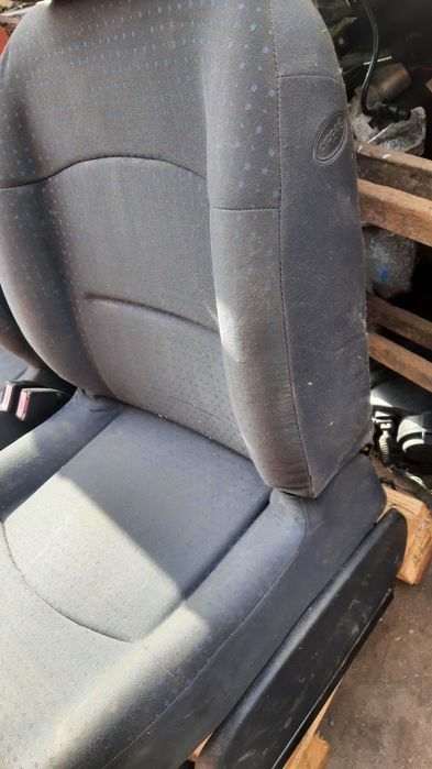 Fotel prawy lub lewy fotele przednie Renault Clio 2 II lift 3 drzwi