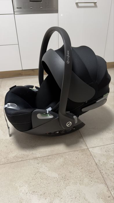 Fotelik Cybex cloud T + adaptery