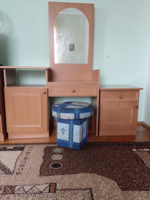 Продам меблі у спальню