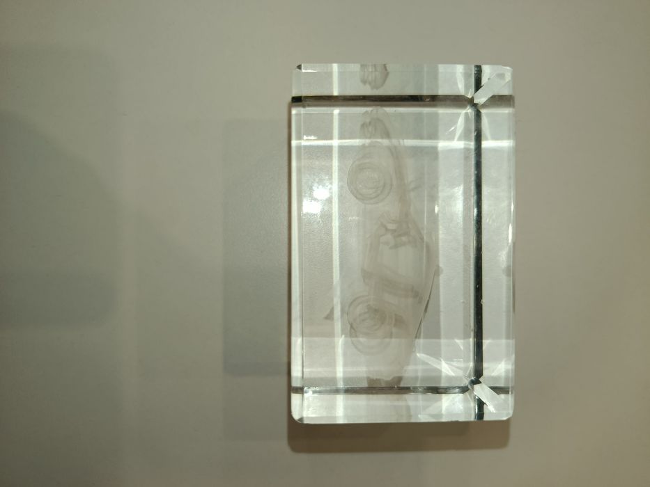 Скляний сувенір авто