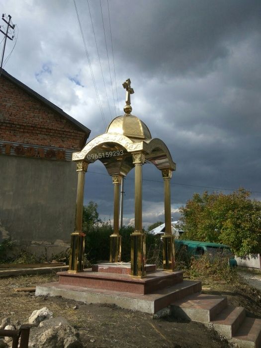 Каплички каплиця накриття дашок на скульптура (пам'ятник фигурку)