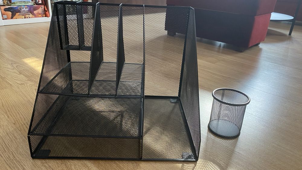 Organizer z przybornikiem A4 na biurko siatka + koszyk na długopisy