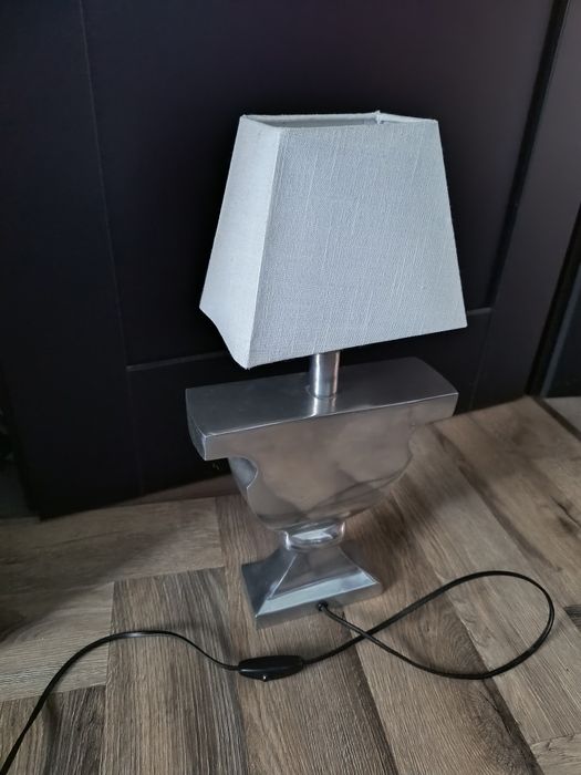 Lampa stołowa stylowa metalowa antyczny kształt Glamour kolor srebra