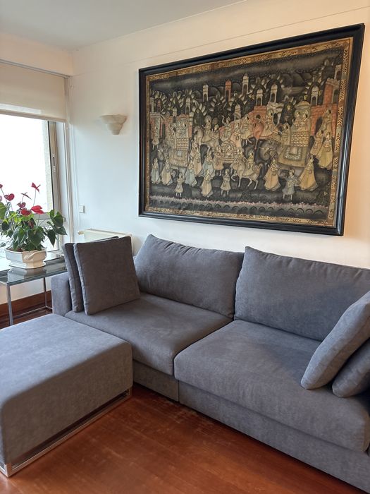 2 sofas com 2 repousa pés o tecido foi trocado a 6 meses