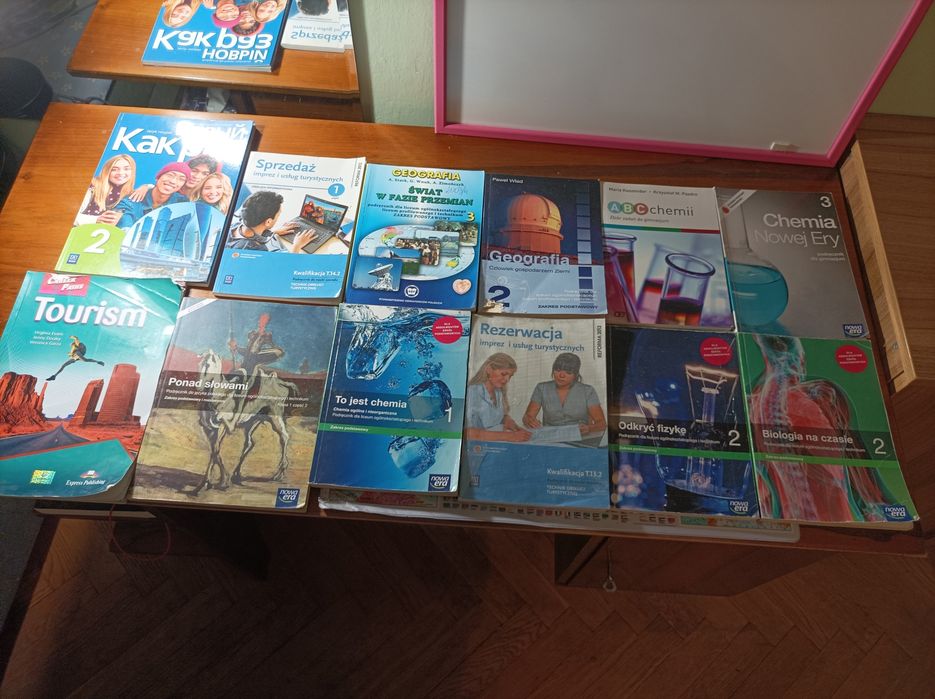 Książki do liceum technikum w dobrym stanie