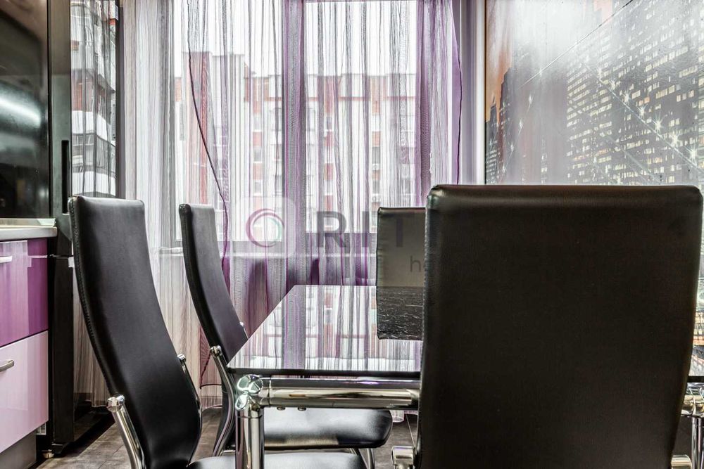 Продаж 3 кімнатна квартира з ремотом, Шевченківський район.