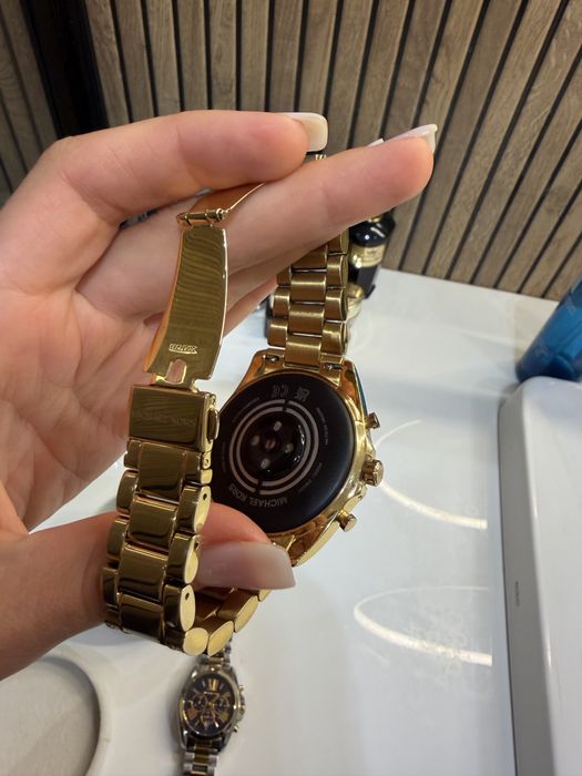 СМАРТ-ГОДИННИК Michael Kors Gen  6 Bradshaw Gold-Tone  Stainless Steel(MKT5136)