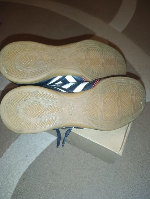 Кросовки для футбола, бутси Adidas  розмір 33