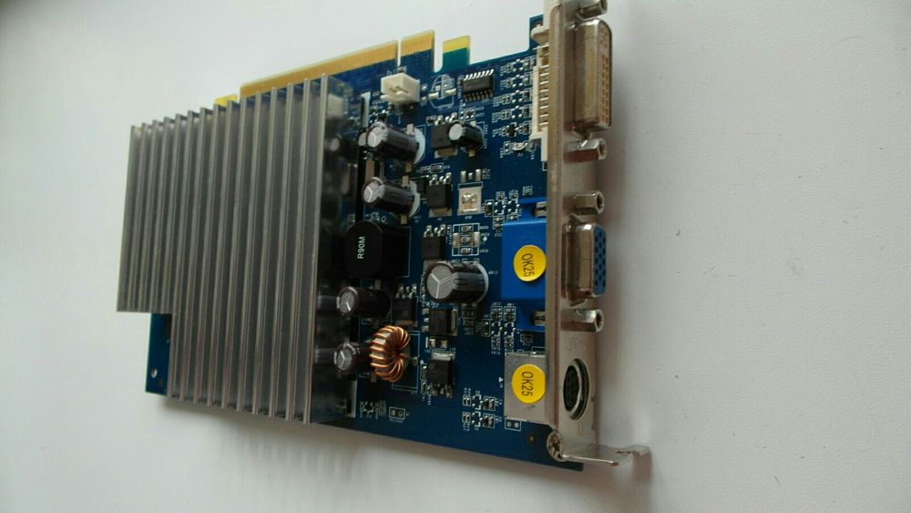 Відеокарта GeForce 7300GT