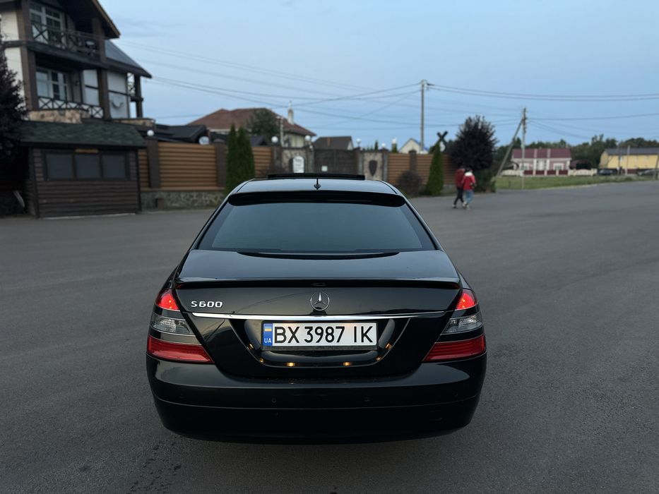 Mercedes-Benz W221