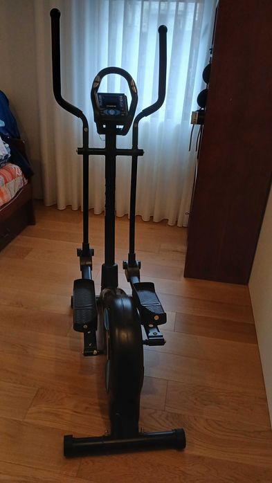 Electronic Elliptical Trainer429648122029035520