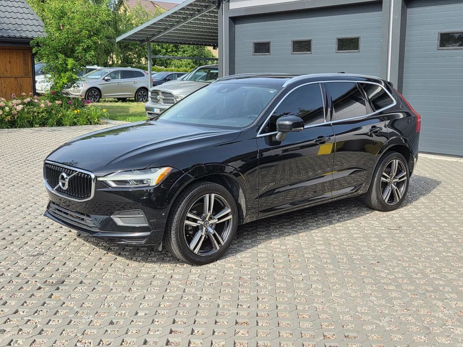 Volvo XC 60 2.0 T5 MY2019 lekko uszkodzony FV23%